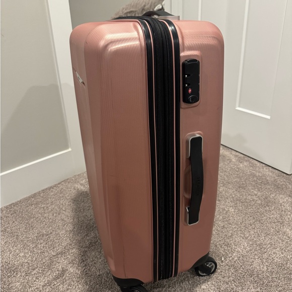 Samsonite Winfield 3 DLX Hardside Medium Suitcase Luggage Spinners Ross Gold - Picture 3 of 3